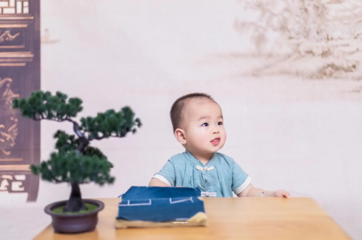 和田宝宝总是抠鼻子